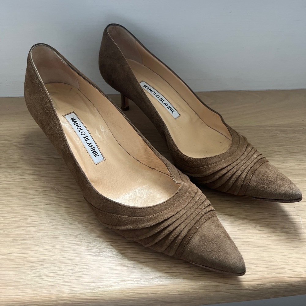 Manolo Blahnik Brown Suede Kitten Heels